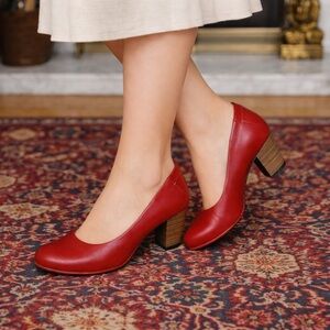 Wanda Panda Red Leather Court Shoes – Made in Spain – Size 41